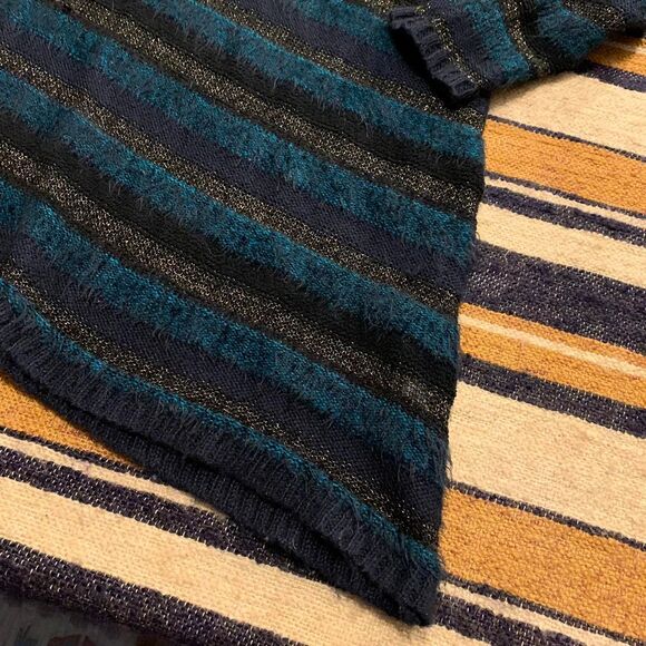 Chicos Women's Sweatshirt Sweater Asymmetrical Size 2 Large - Picture 2 of 7